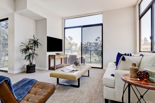 130 The Vlg, Redondo Beach, CA 90277-2503
