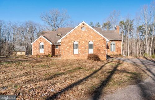 7364 Embrey Dr, Locust Grove, VA 22508-2818