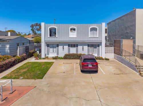 1320 Felspar St, San Diego CA  92109-3004 exterior