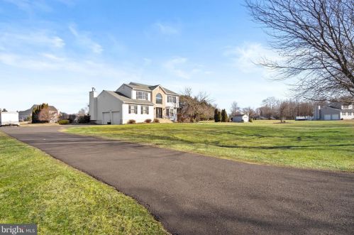 2 Carney Way, Trenton, NJ 08620-9740