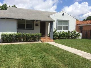 3061 1st St, Miami, FL 33135-1270