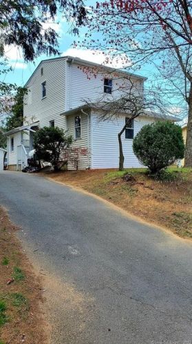 41 Brookdale Ave, Bloomfield CT  06002-3338 exterior