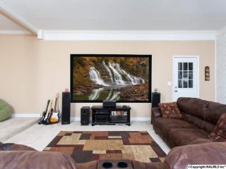 2053 English Dr, Huntsville, AL 35803-2027
