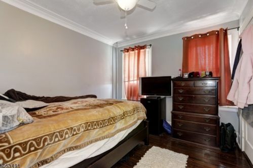 1 Wolf Pl, Irvington NJ  07111-2849 exterior