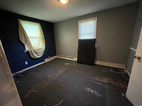 51 Schenectady Ave, Babylon NY  11704-1619 exterior