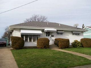 1014 36th St, Erie PA  16508-2516 exterior