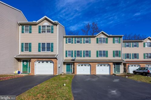 11 Lauren Ln, Ephrata, PA 17522-2574