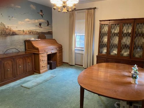 525 Ross St, Wall, PA 15148-1422