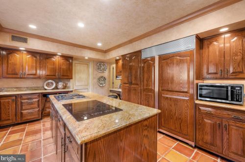 71 Tunbridge Rd, Haverford PA  19041-1038 exterior