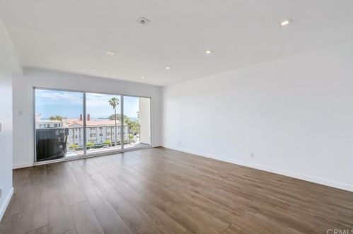 3707 Livingston Dr, Long Beach, CA 90803-2708