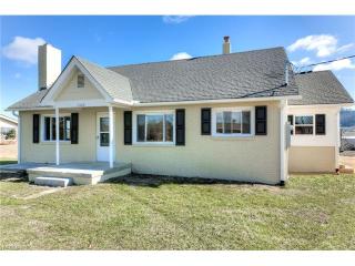 1662 Pilot Mountain Rd, Hendersonville, NC 28792-8810