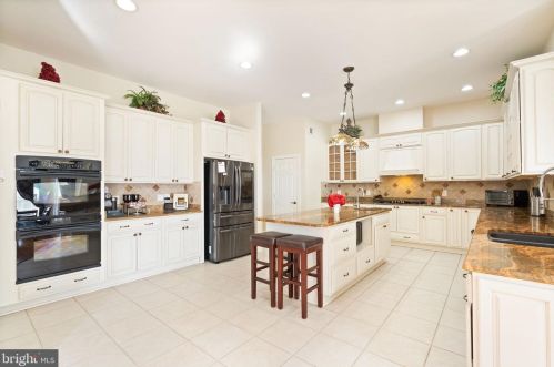 15840 Parnell Ct, Haymarket VA  20169-1667 exterior