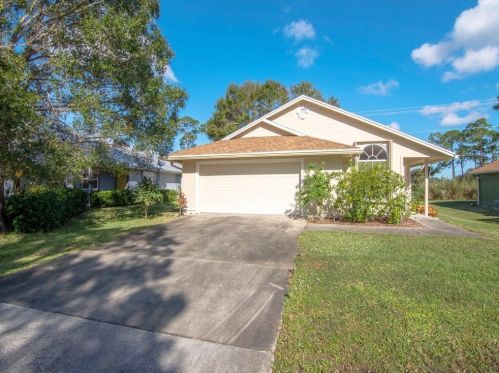 2926 1st Ln, Vero Beach, FL 32968-2524