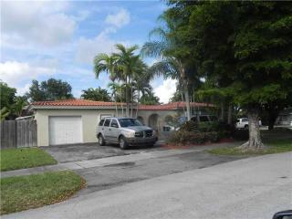 10241 103rd Ct, Miami, FL 33176-3518