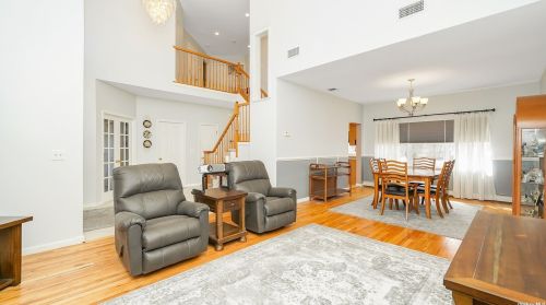 8 Daremy Ct, Lake Grove NY  11755-3226 exterior