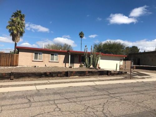 9521 Irene St, Tucson, AZ 85730-3003