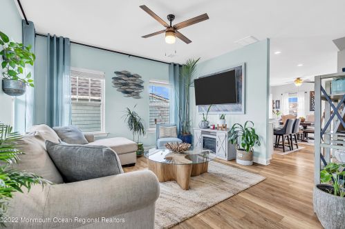 25 Miller St, Monmouth Hills NJ  07732-1751 exterior