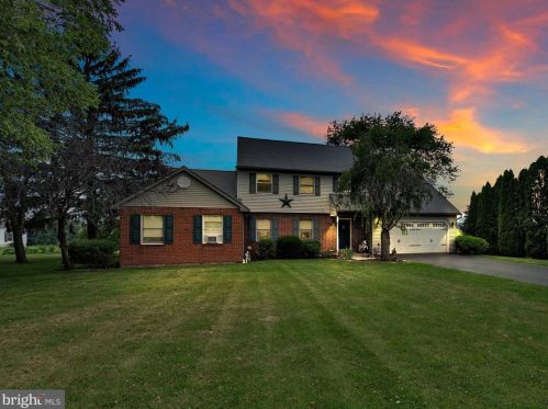 75 Rose Dr, Swartzville, PA 17569-9735
