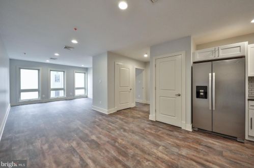 1320 Franklin St, Philadelphia, PA 19122-4326
