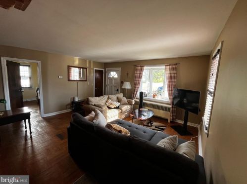 867 Adams St, Pottstown PA  19464-4340 exterior