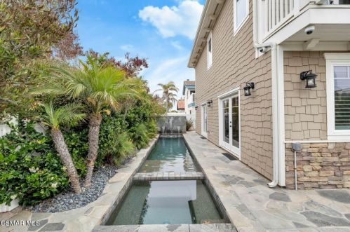 820 Mandalay Bch Rd, Oxnard CA 93035-1078 exterior