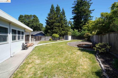 2322 Olinda Ct, Pinole CA  exterior