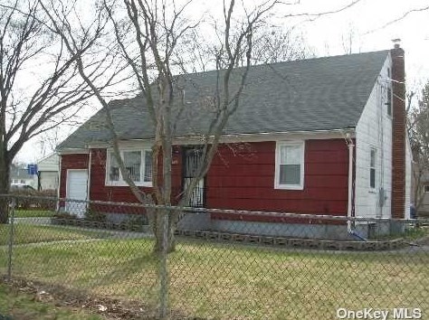 1250 Ferndale Blvd, Central Islip, NY 11722-3942