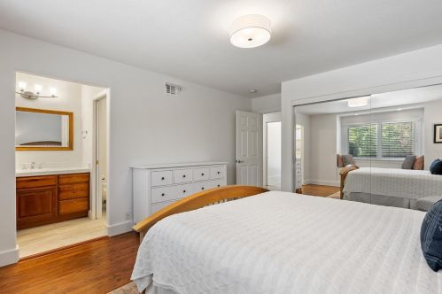 18931 Fernbrook Ct, Saratoga CA  95070-3424 exterior