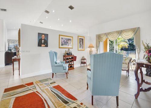 425 198 Ter, Hollywood FL exterior