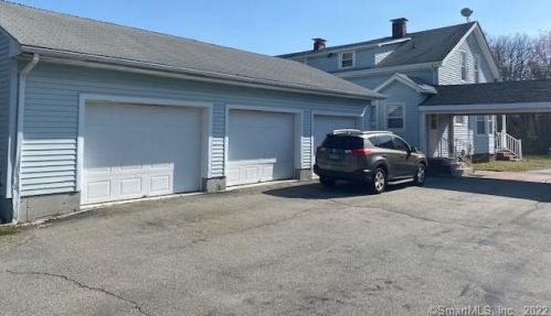 89 River Rd, Norwich, CT 06351-3026