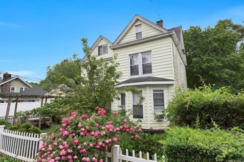 31 Ferris Pl, Crotonville, NY 10562-3509
