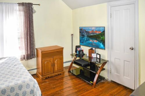 11 Osborn St, Providence RI 02908-3613 exterior