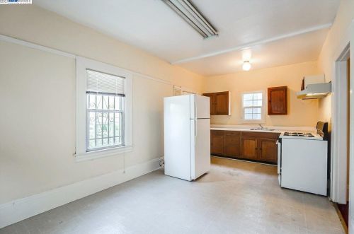 478 36 St, Oakland CA 94609-2327 exterior