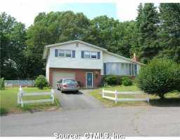 104 Orchard Heights Dr, New Haven, CT 06514-3347