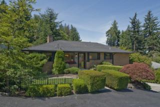 9325 26th Pl, Seattle, WA 98117-2822