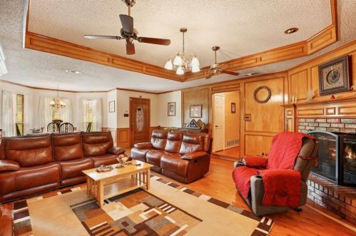 1319 Red Oak Cir, Farmersville, TX 75442-3311