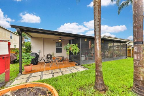 10719 Carloway Hills Dr, Wimauma FL  33598-6140 exterior