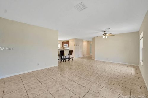 711 3rd Pl, Dania Beach FL  33004-4924 exterior