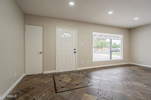 7020 12 St, Phoenix AZ 85086-4800 exterior