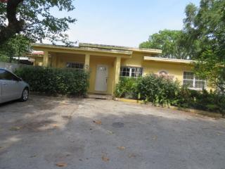 2085 13th St, Miami, FL 33125-2513