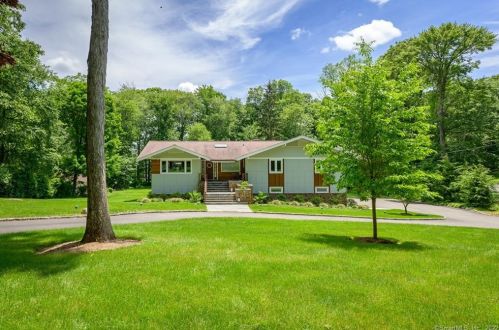 36 Coventry Rd, Stamford, CT 06903-1319