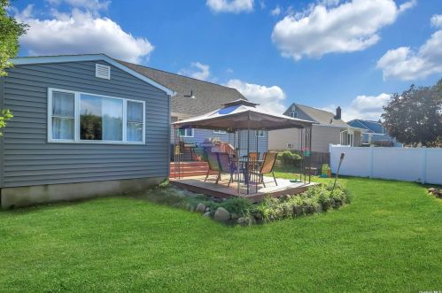 312 37th St, North Lindenhurst NY  11757-2607 exterior