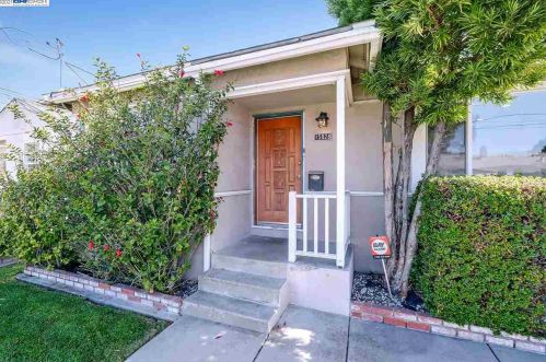 15928 Via Alamitos, San Lorenzo CA  94580-1435 exterior