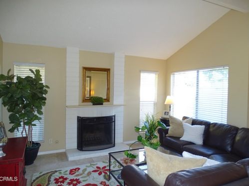 704 Holly Ave, Oxnard, CA 93036-1907