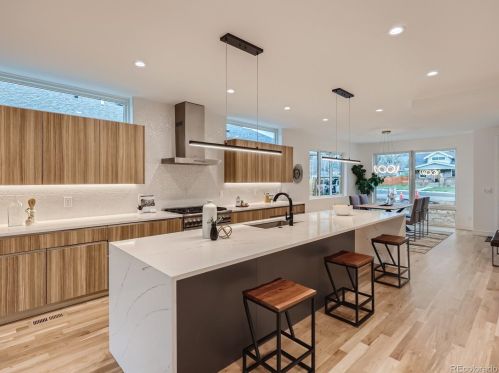 2074 Clayton St, Denver, CO 80210-3512