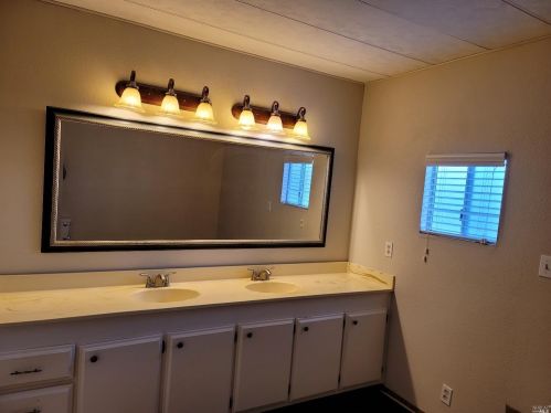 40 Shadyleaf Ct, Santa Rosa CA  95409-2740 exterior