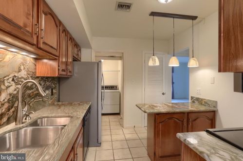 281 Crescent Dr, Swatara PA  17033-2335 exterior