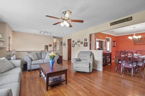 2 Mohawk Ln, Yorktown Hgts NY  10598-6328 exterior