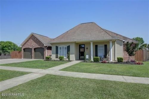 101 Mill Pond Dr, Youngsville LA  70592-5678 exterior