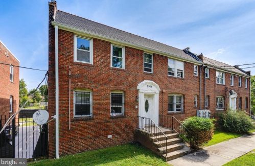 2916 2nd St, Washington, DC 20032-1756